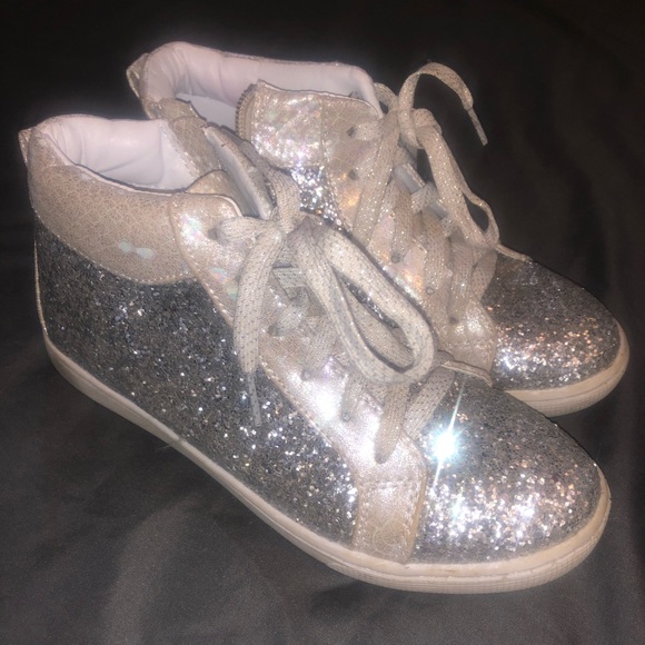 Justice shoes - Picture 1 of 6